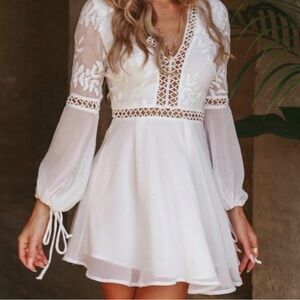 Hello Molly white floral embroidered long sleeve mini dress size small